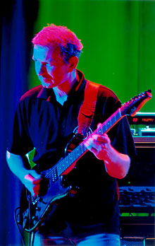  Marek Raduli onstage 
 z gitarą Suhr, 2007 
 fot. Jarosław Grabarek 