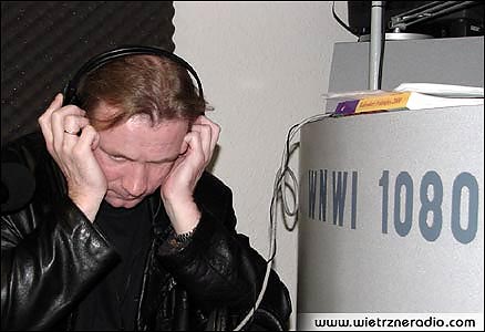  Marek Raduli w Chicago 
 w rozgoni radiowej 
 WNWI 1080 